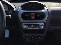2001 - opel - corsa - 1.4-16v sport - personenauto - afbeelding 11 van  12