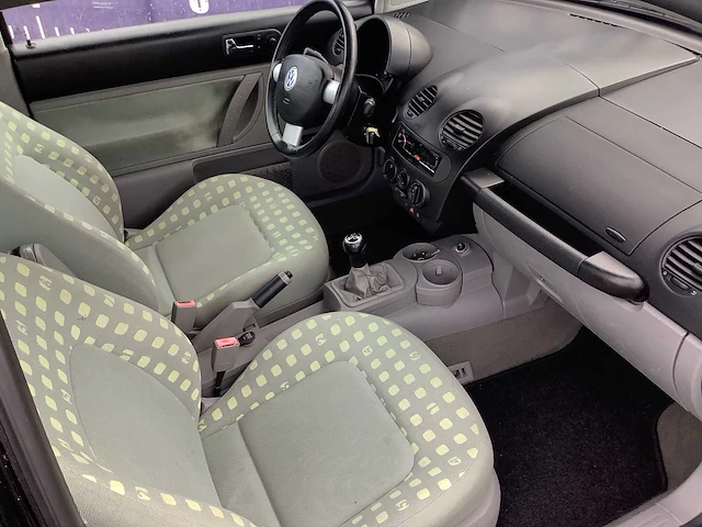 2001 - volkswagen - new beetle - 1.8-5v turbo highl. - personenauto - afbeelding 7 van  11