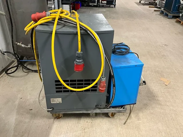 2001 atlas copco sf 2 olievrije compressor - afbeelding 9 van  14