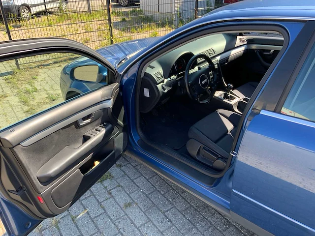 2001 audi a4 limousine personenauto - afbeelding 25 van  25