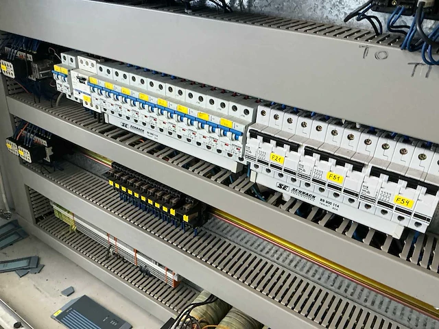 2001 battenfeld ba 500/210 tm spuitgietmachine - afbeelding 9 van  120