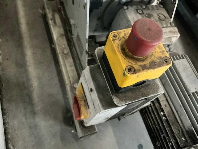 2001 battenfeld ba 500/210 tm spuitgietmachine - afbeelding 119 van  120