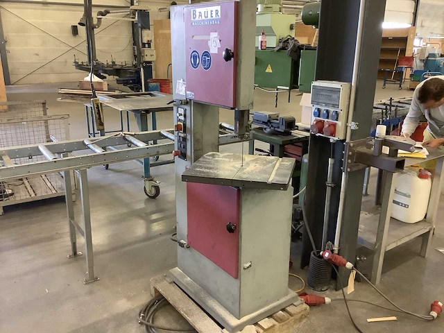 2001 bauer 400vs vertical bandsaw - afbeelding 1 van  6