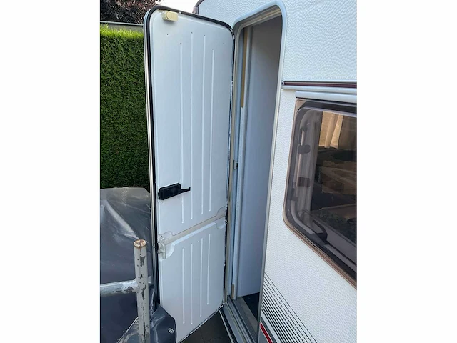 2001 beyerland 403b caravan - afbeelding 14 van  26