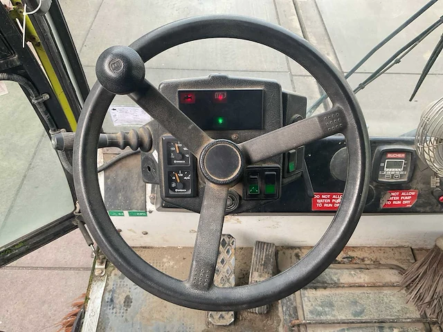 2001 bucher citycat 5000 straatveegmachine - afbeelding 18 van  35