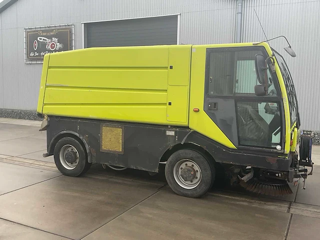 2001 bucher citycat 5000 straatveegmachine - afbeelding 23 van  35