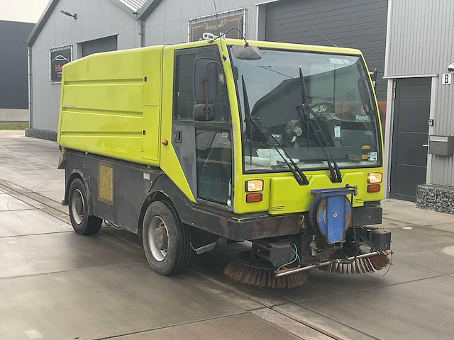2001 bucher citycat 5000 straatveegmachine - afbeelding 12 van  35