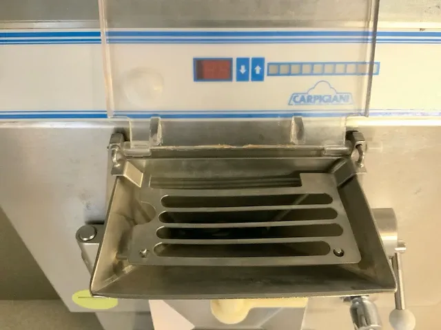 2001 carpigiani labotronic 70 100 dgt-p ijsmachine - afbeelding 11 van  14