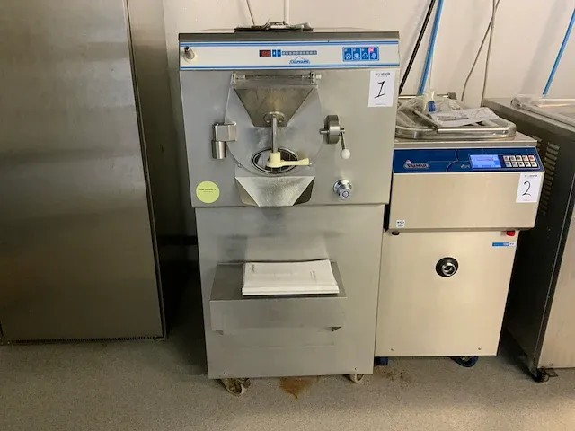 2001 carpigiani labotronic 70 100 dgt-p ijsmachine - afbeelding 1 van  14