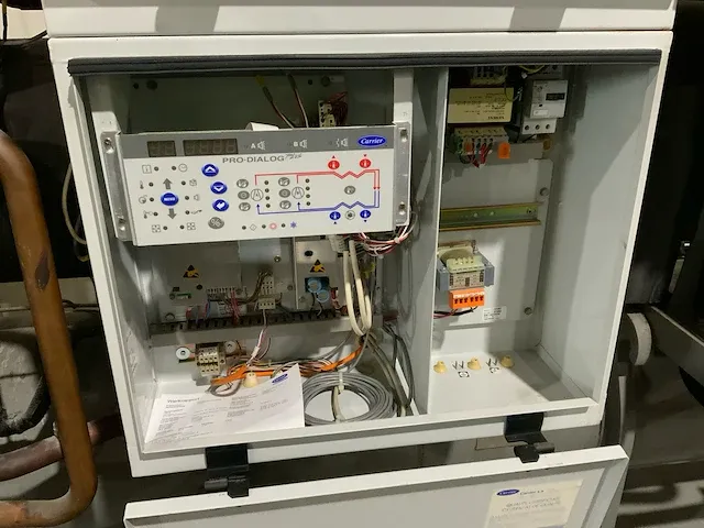 2001 carrier 30hxc190 watergekoelde koelinstallaties - afbeelding 9 van  17