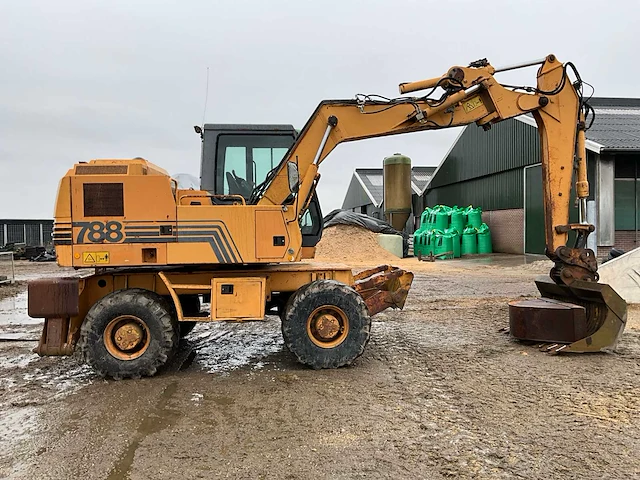 2001 case 788p banden graafmachine - afbeelding 29 van  32