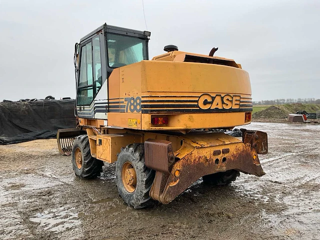 2001 case 788p banden graafmachine - afbeelding 31 van  32