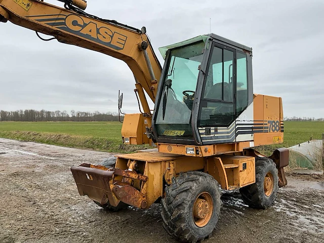 2001 case 788p banden graafmachine - afbeelding 32 van  32