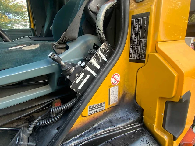 2001 daf cf 85.410 vrachtwagen haakarm hiab 102-2 autolaadkraan bl-pt-95 - afbeelding 20 van  63