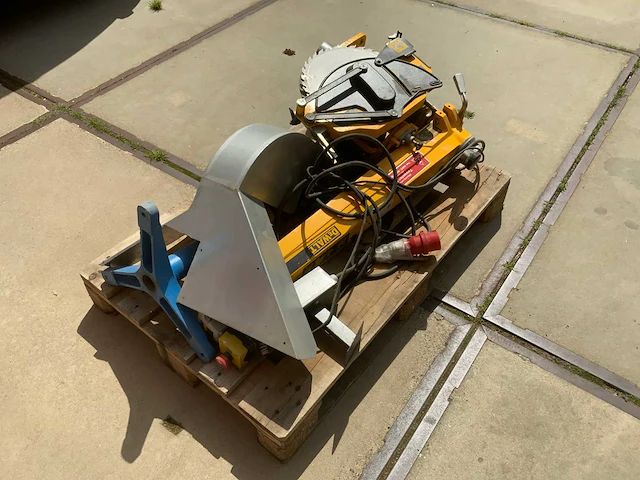 2001 dewalt dw729a2 afkortcirkelzaagmachine - afbeelding 9 van  11