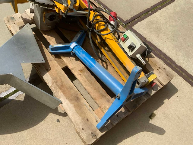 2001 dewalt dw729a2 afkortcirkelzaagmachine - afbeelding 11 van  11