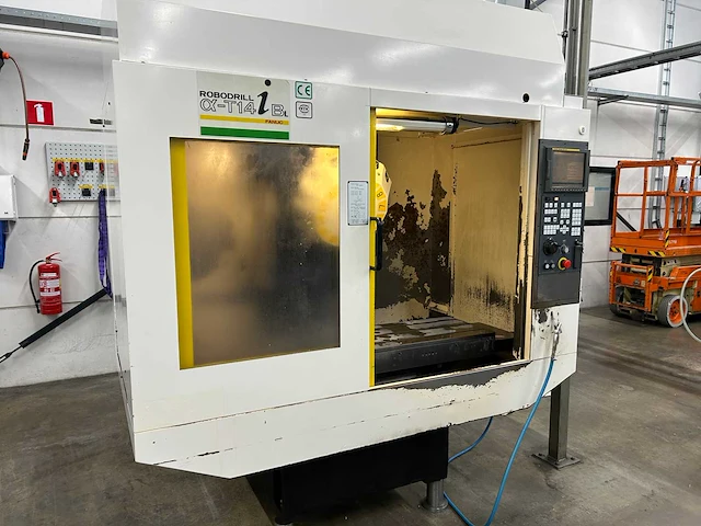 2001 fanuc robodrill t14 i bl cnc-bewerkingscentrum - afbeelding 10 van  16