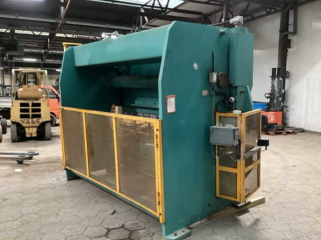 2001 femas pi 80 cnc kantbank - afbeelding 1 van  10