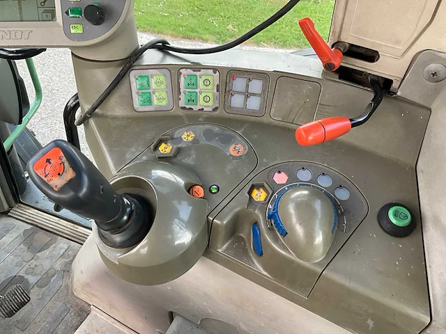 2001 fendt 410 vario vierwielaangedreven landbouwtractor - afbeelding 25 van  38