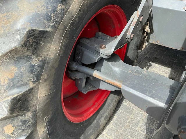 2001 fendt 716 vario vierwielaangedreven landbouwtractor - afbeelding 15 van  44