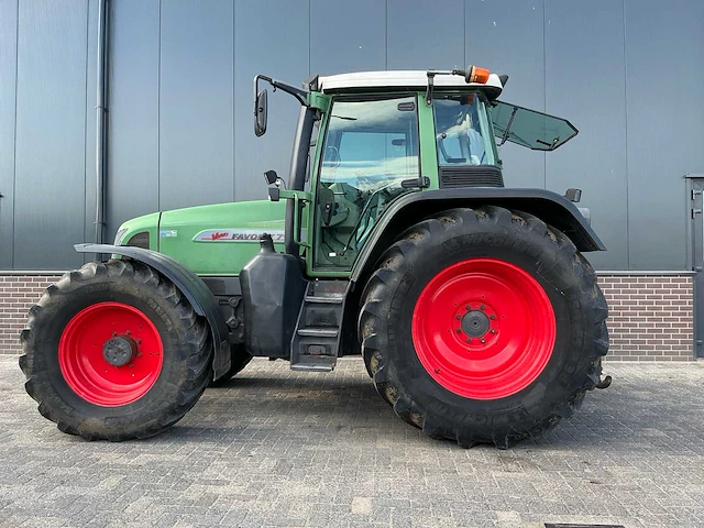 2001 fendt 716 vario vierwielaangedreven landbouwtractor - afbeelding 12 van  44
