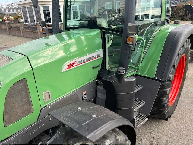 2001 fendt farmer 410 vierwielaangedreven landbouwtractor - afbeelding 17 van  20