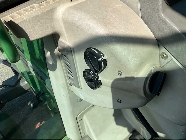 2001 fendt favorit 716 vario vierwielaangedreven landbouwtractor - afbeelding 35 van  46