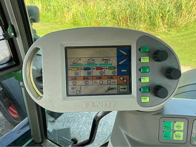 2001 fendt favorit 716 vario vierwielaangedreven landbouwtractor - afbeelding 31 van  46