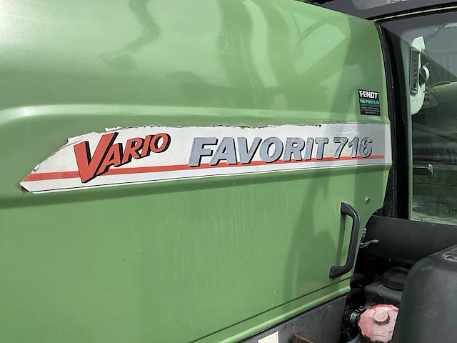 2001 fendt vario favorit 716 vierwielaangedreven landbouwtractor - afbeelding 12 van  38