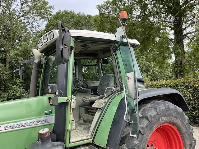 2001 fendt vario favorit 716 vierwielaangedreven landbouwtractor - afbeelding 17 van  38
