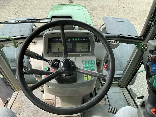 2001 fendt vario favorit 716 vierwielaangedreven landbouwtractor - afbeelding 19 van  38