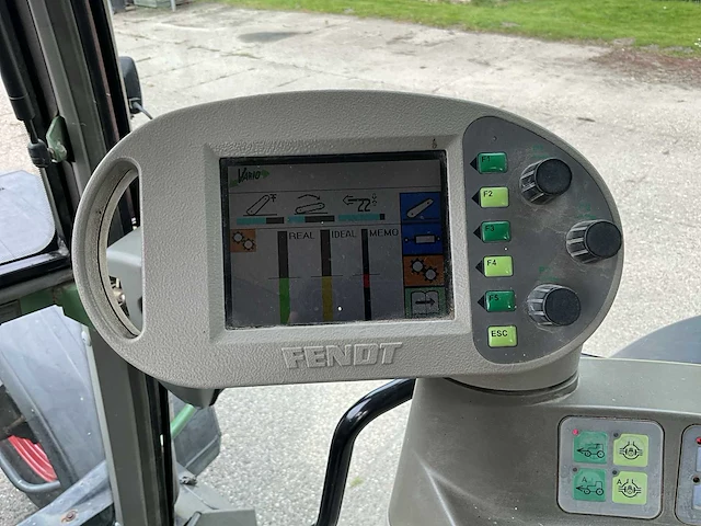2001 fendt vario favorit 716 vierwielaangedreven landbouwtractor - afbeelding 25 van  38