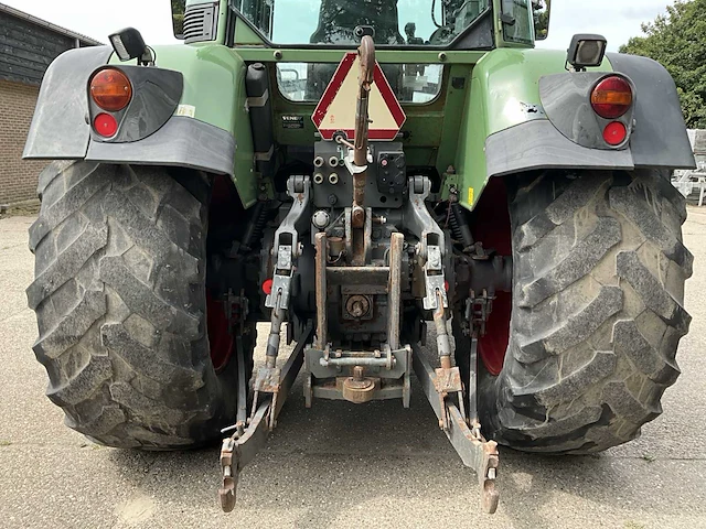 2001 fendt vario favorit 716 vierwielaangedreven landbouwtractor - afbeelding 27 van  38