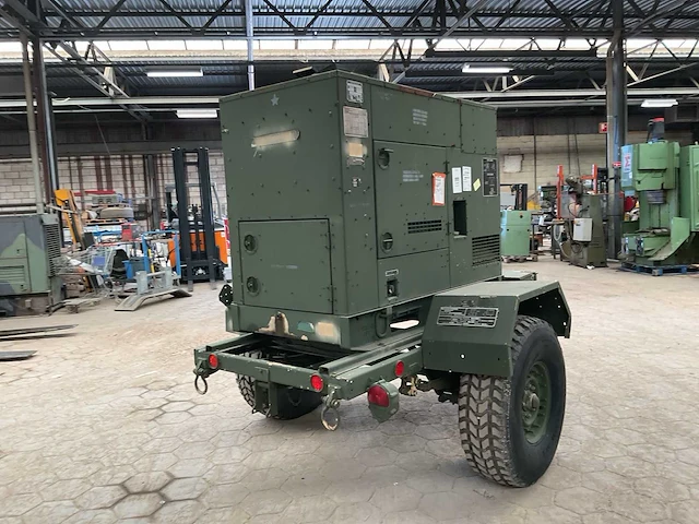 2001 fermont div mep-804a stroomgenerator op aanhanger - afbeelding 7 van  13