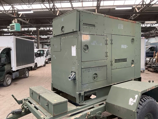 2001 fermont div mep-804a stroomgenerator op aanhanger - afbeelding 9 van  13