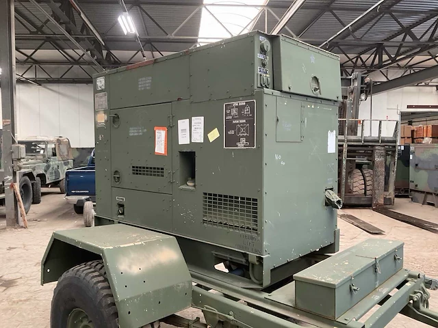 2001 fermont div mep-804a stroomgenerator op aanhanger - afbeelding 12 van  13