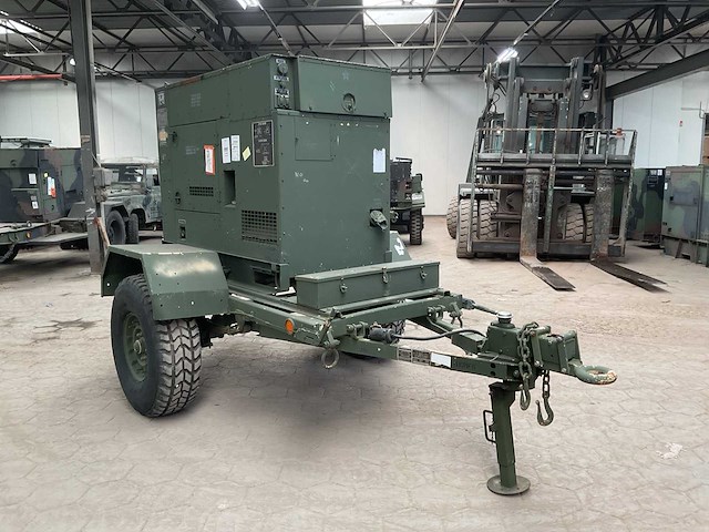 2001 fermont div mep-804a stroomgenerator op aanhanger - afbeelding 2 van  13