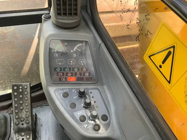 2001 fiat hitachi ex135w banden graafmachine - afbeelding 21 van  42