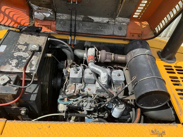 2001 fiat hitachi ex135w banden graafmachine - afbeelding 30 van  42