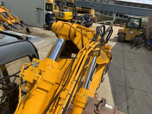 2001 fiat hitachi ex135w banden graafmachine - afbeelding 32 van  42