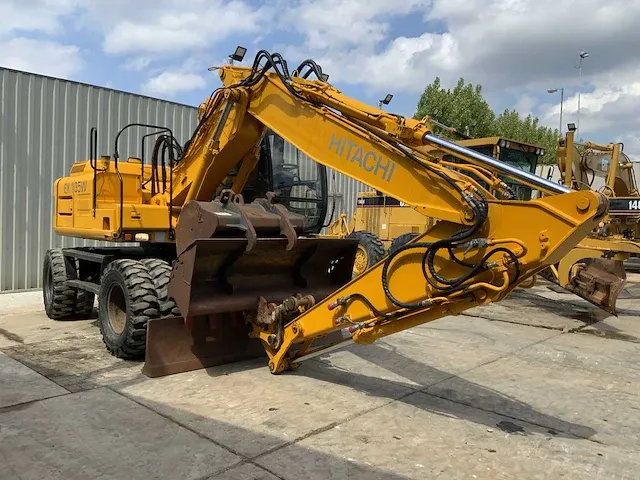 2001 fiat hitachi ex135w banden graafmachine - afbeelding 39 van  42