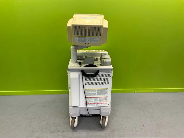 2001 ge logiq 400 ultrasound apparaat - afbeelding 2 van  13