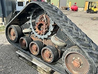 2001 grecav rups banden voor de 1985 new holland tf44 combain - afbeelding 6 van  19