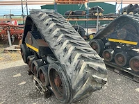 2001 grecav rups banden voor de 1985 new holland tf44 combain - afbeelding 9 van  19