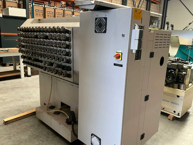 2001 harrison 600lathes alpha 330s plus cnc draaibank - afbeelding 19 van  20