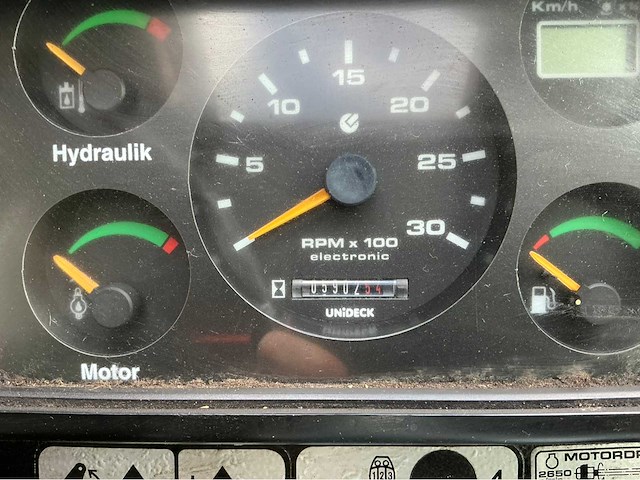 2001 holder c9800h werktuigdrager - afbeelding 9 van  26