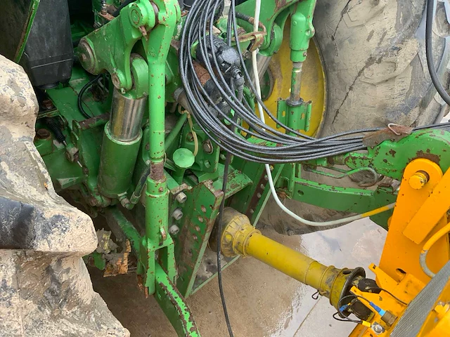 2001 john deere 6600 vierwielaangedreven landbouwtractor - afbeelding 43 van  76