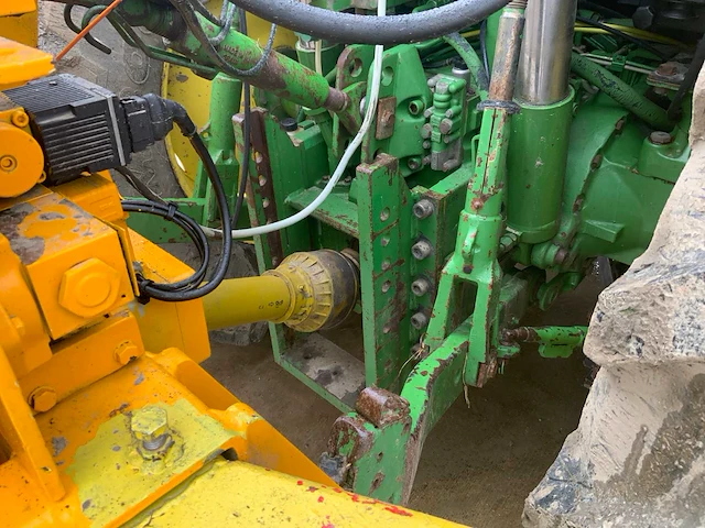 2001 john deere 6600 vierwielaangedreven landbouwtractor - afbeelding 47 van  76