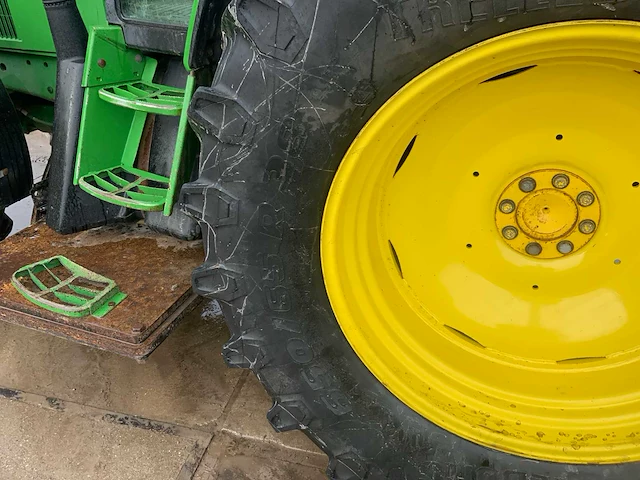 2001 john deere 6600 vierwielaangedreven landbouwtractor - afbeelding 51 van  76