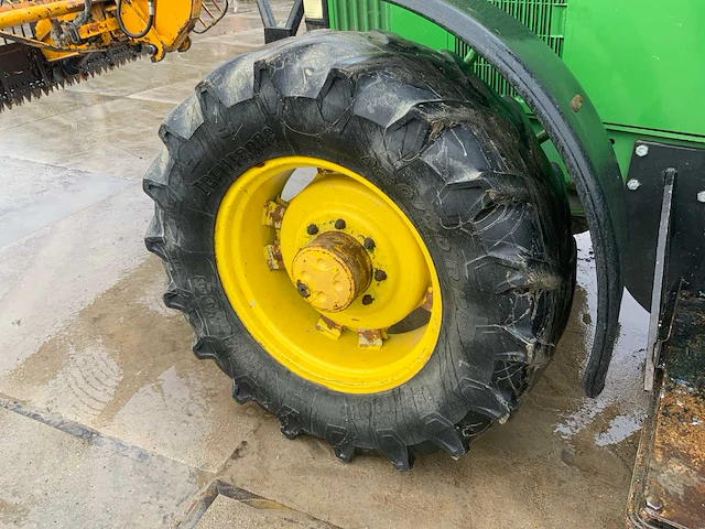 2001 john deere 6600 vierwielaangedreven landbouwtractor - afbeelding 52 van  76